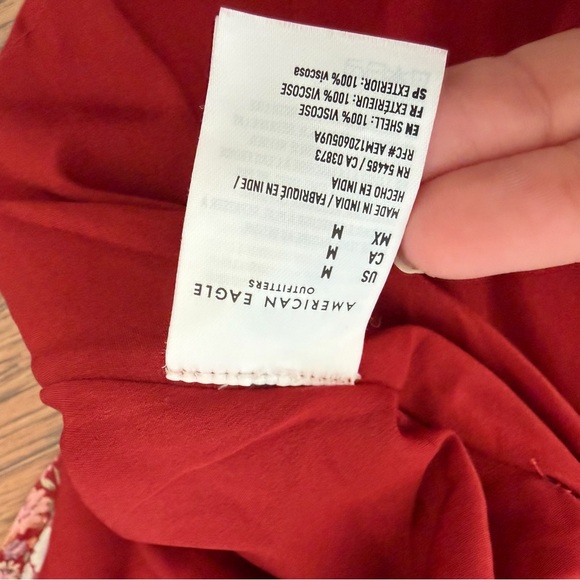 American Eagle Floral Flowy Skirt - Red and Pink Medium Stretch Flirty - Picture 6 of 6